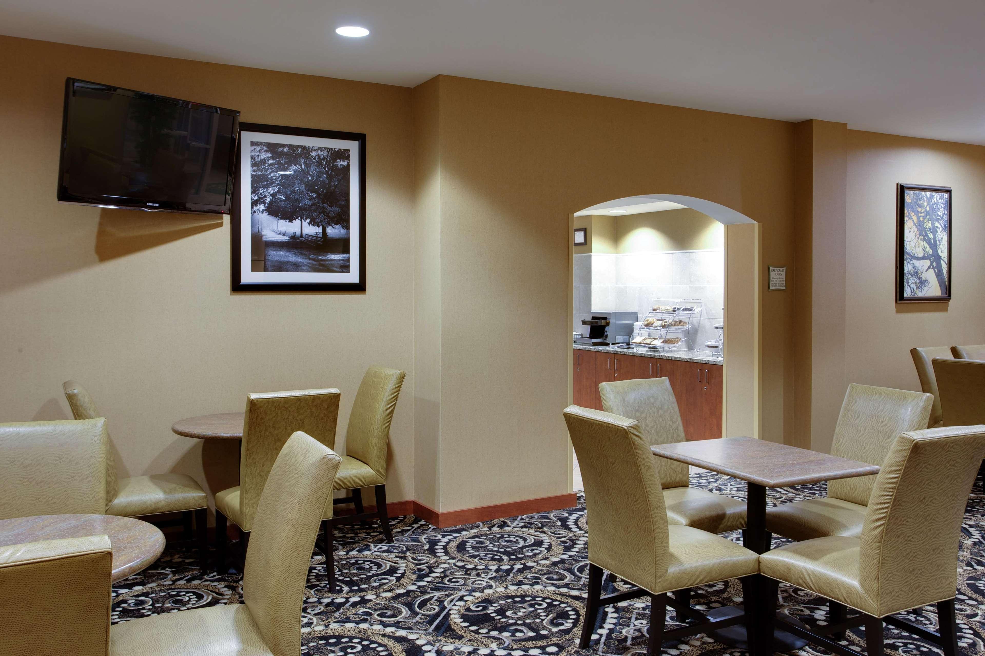 Hampton Inn Manchester Downtown Exterior photo