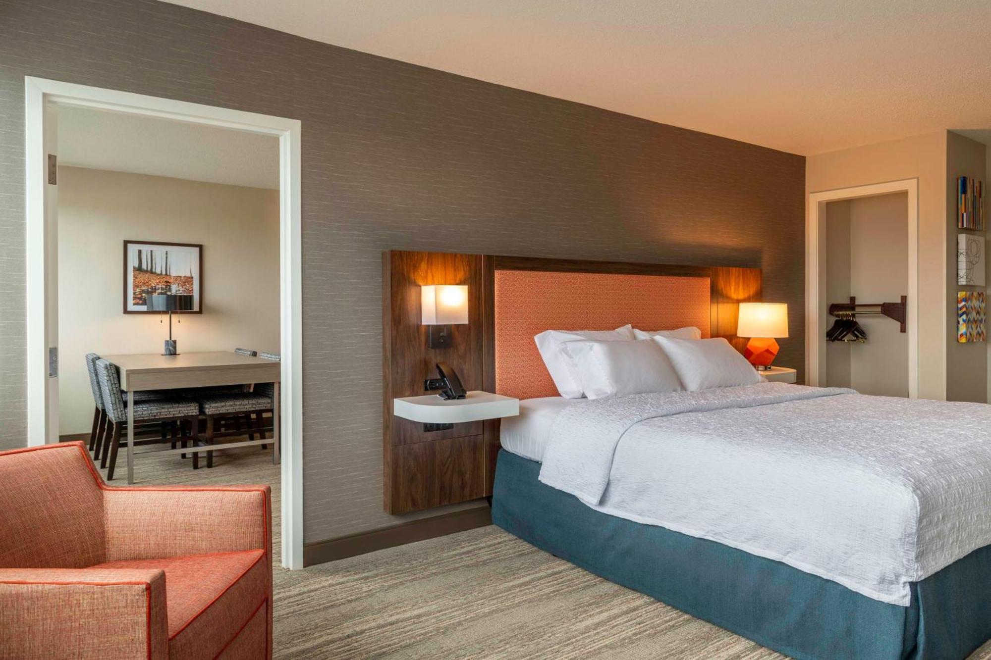 Hampton Inn Manchester Downtown Exterior photo