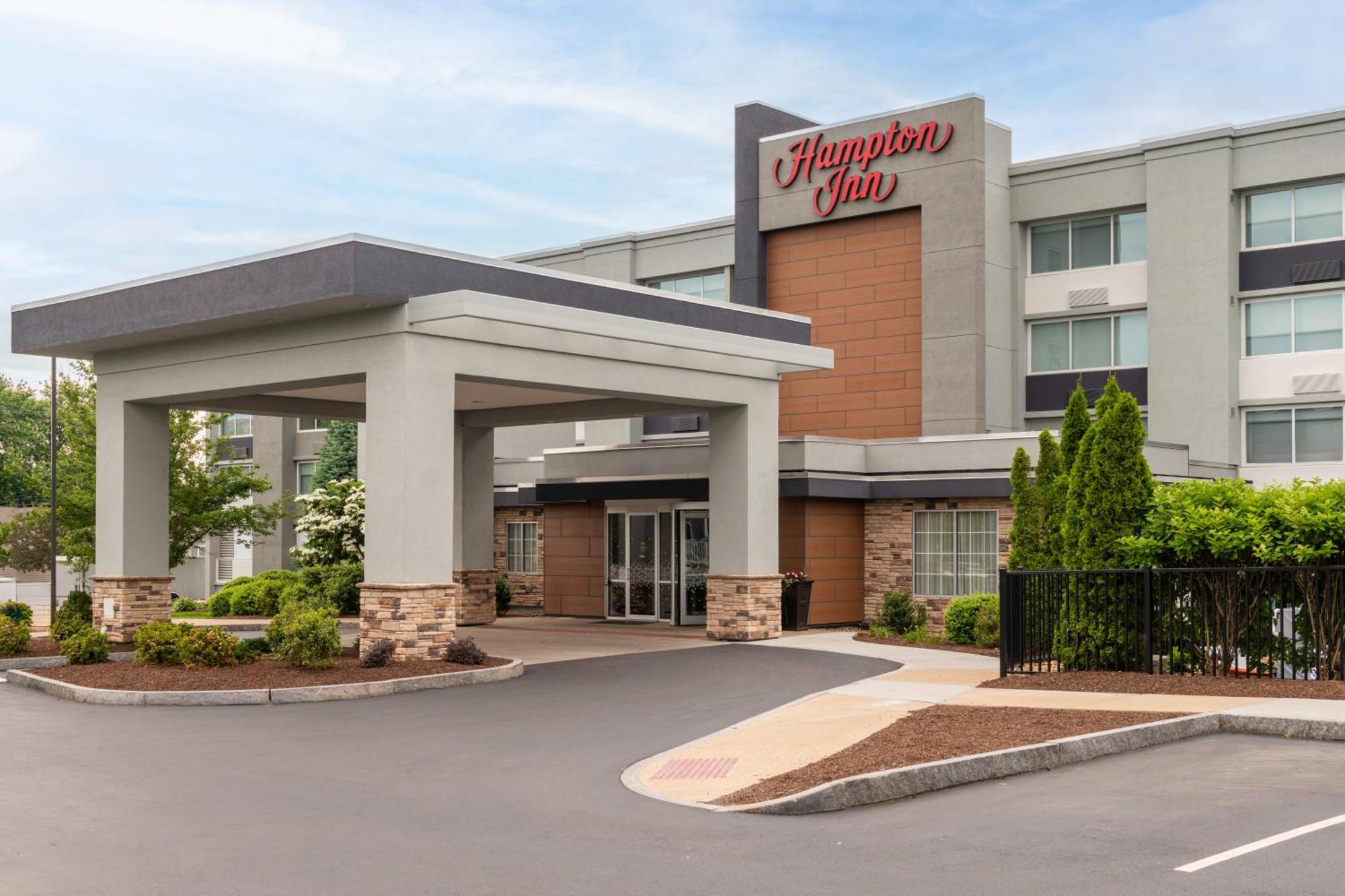 Hampton Inn Manchester Downtown Exterior photo
